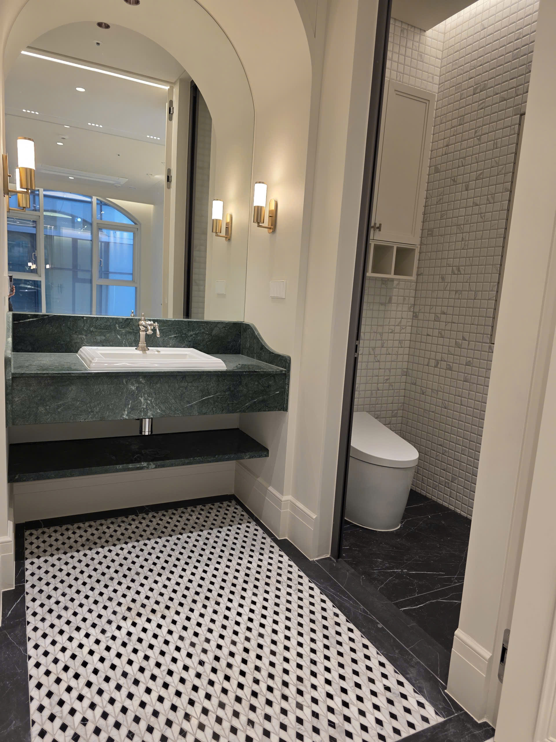 z7284623512267_6bcae209534d30e9e069a277038d9f3a