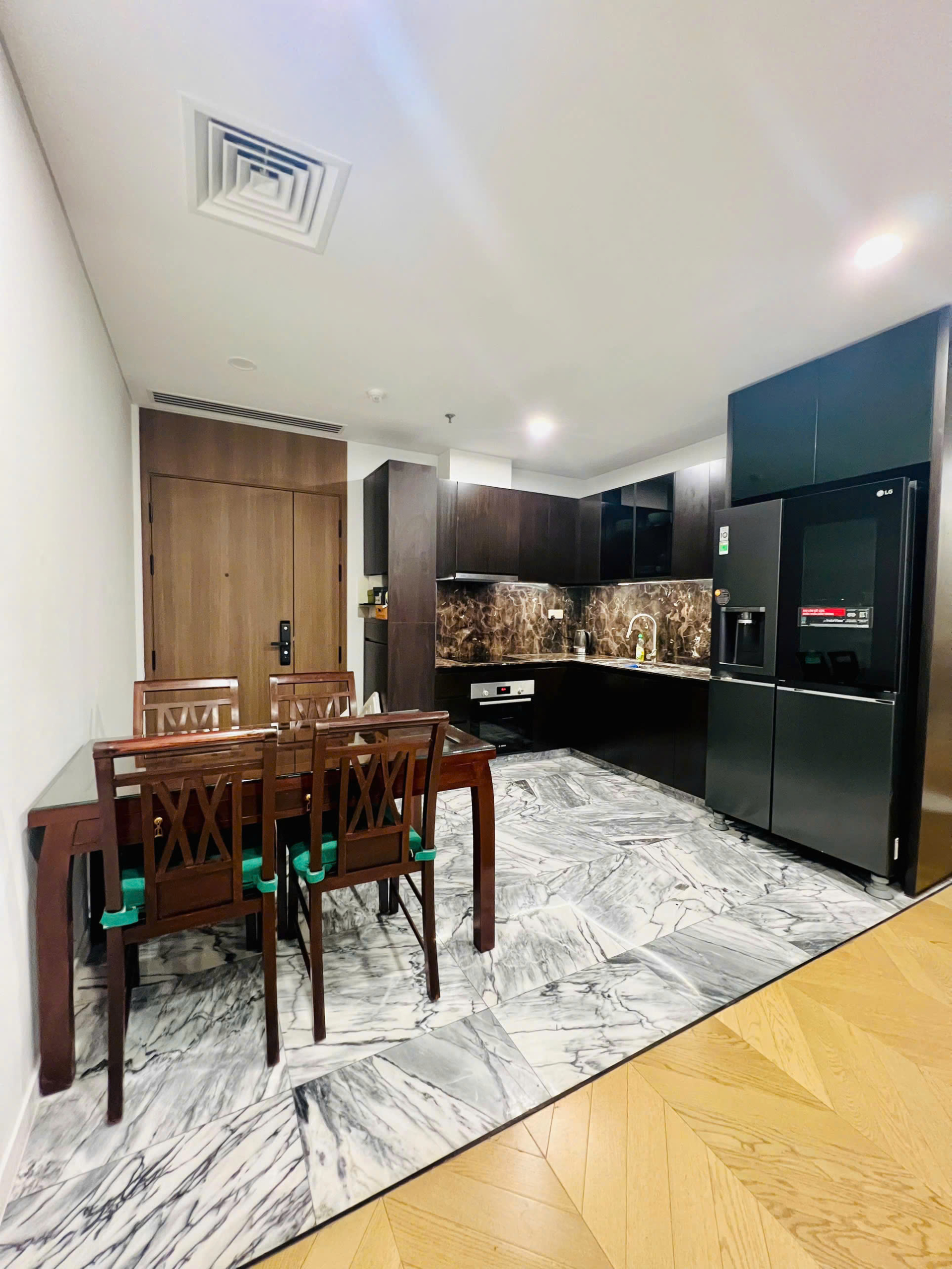 z7370506696736_6e2255a96bbcf48c5590c7d657d7bc36