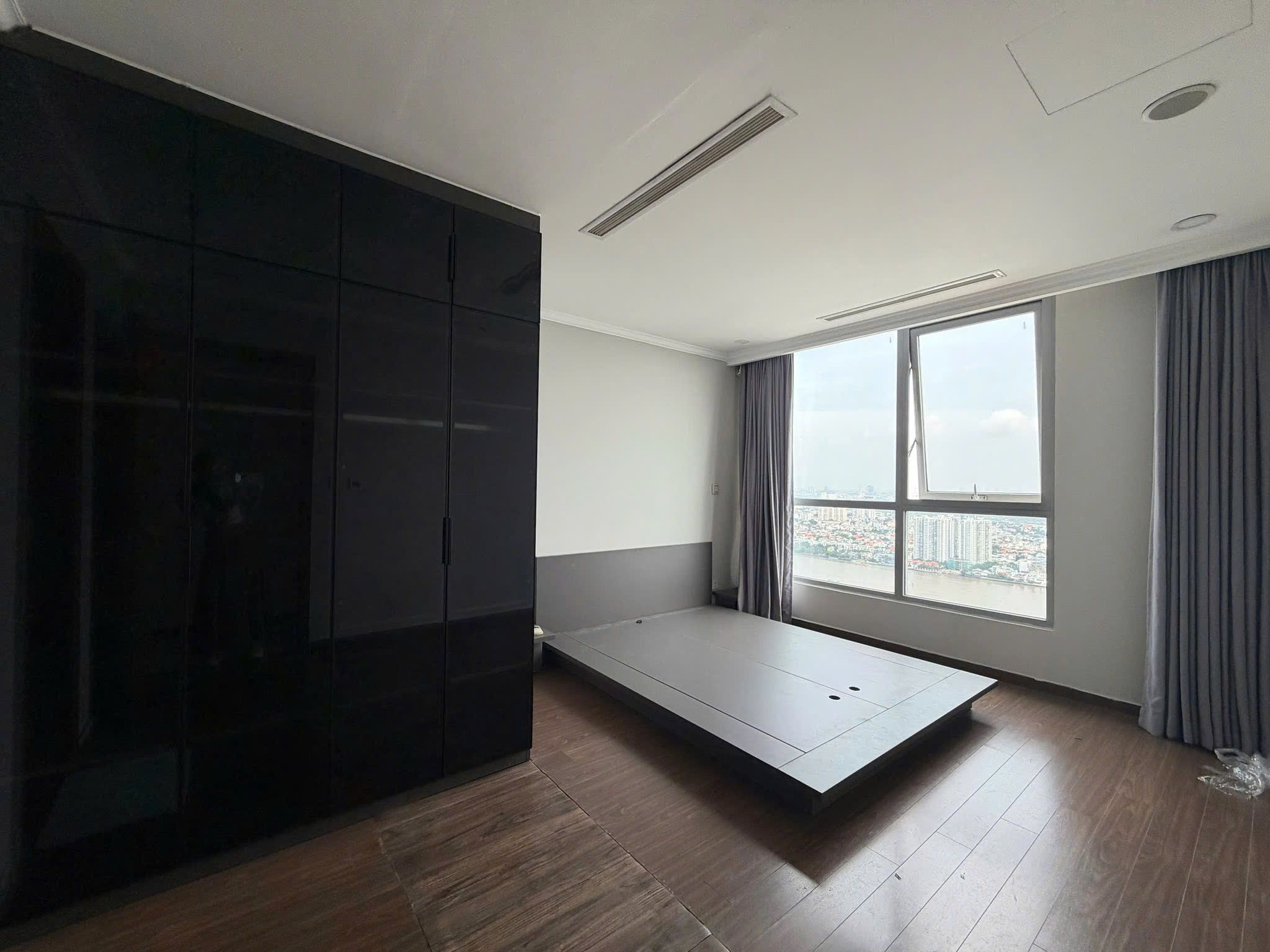 CHO THUÊ CĂN HỘ 4 PHÒNG NGỦ – Landmark 6 Vinhomes Central Park