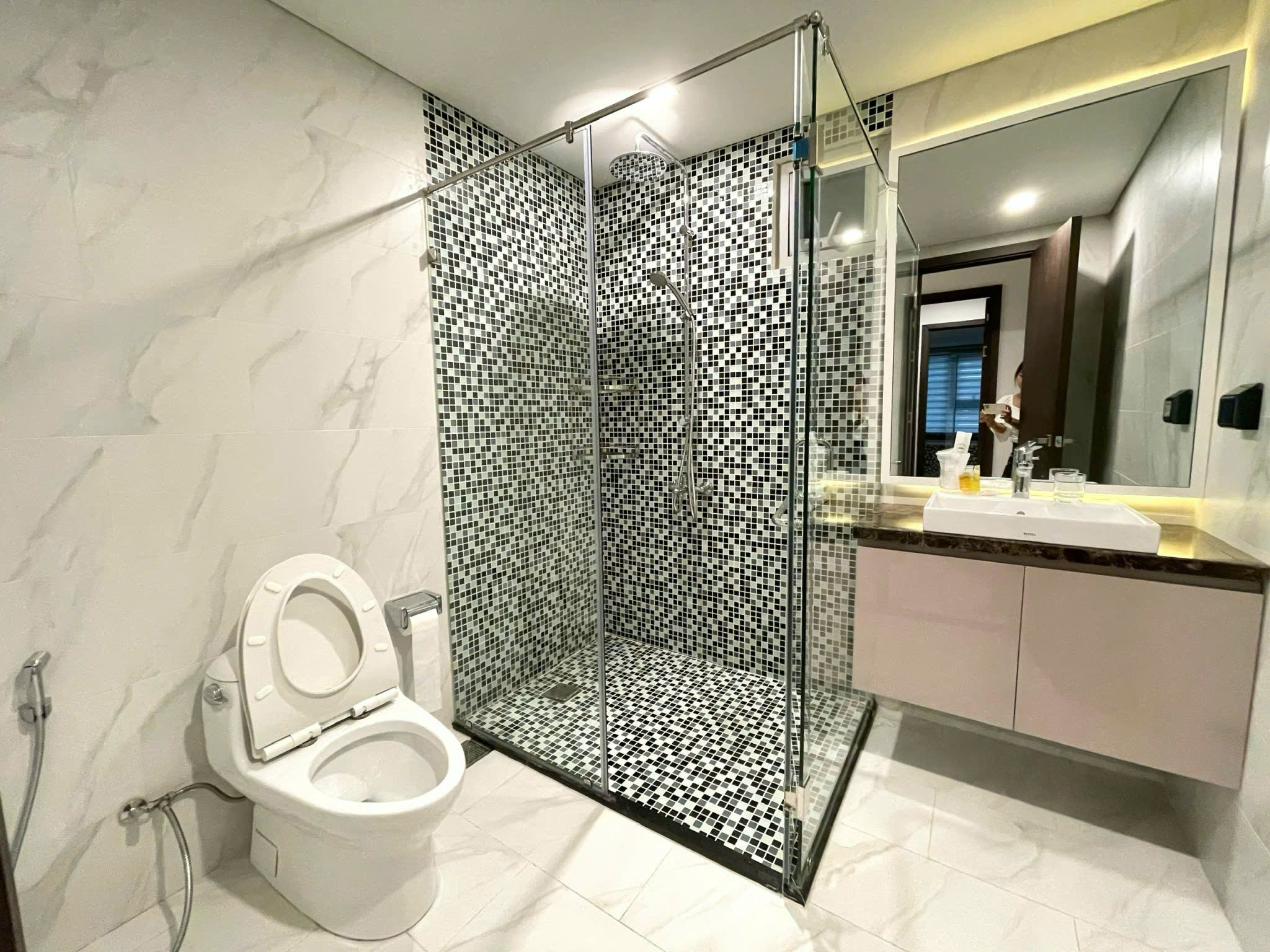 z7412591700624_f74a10778809e7696bb0abca407005f8