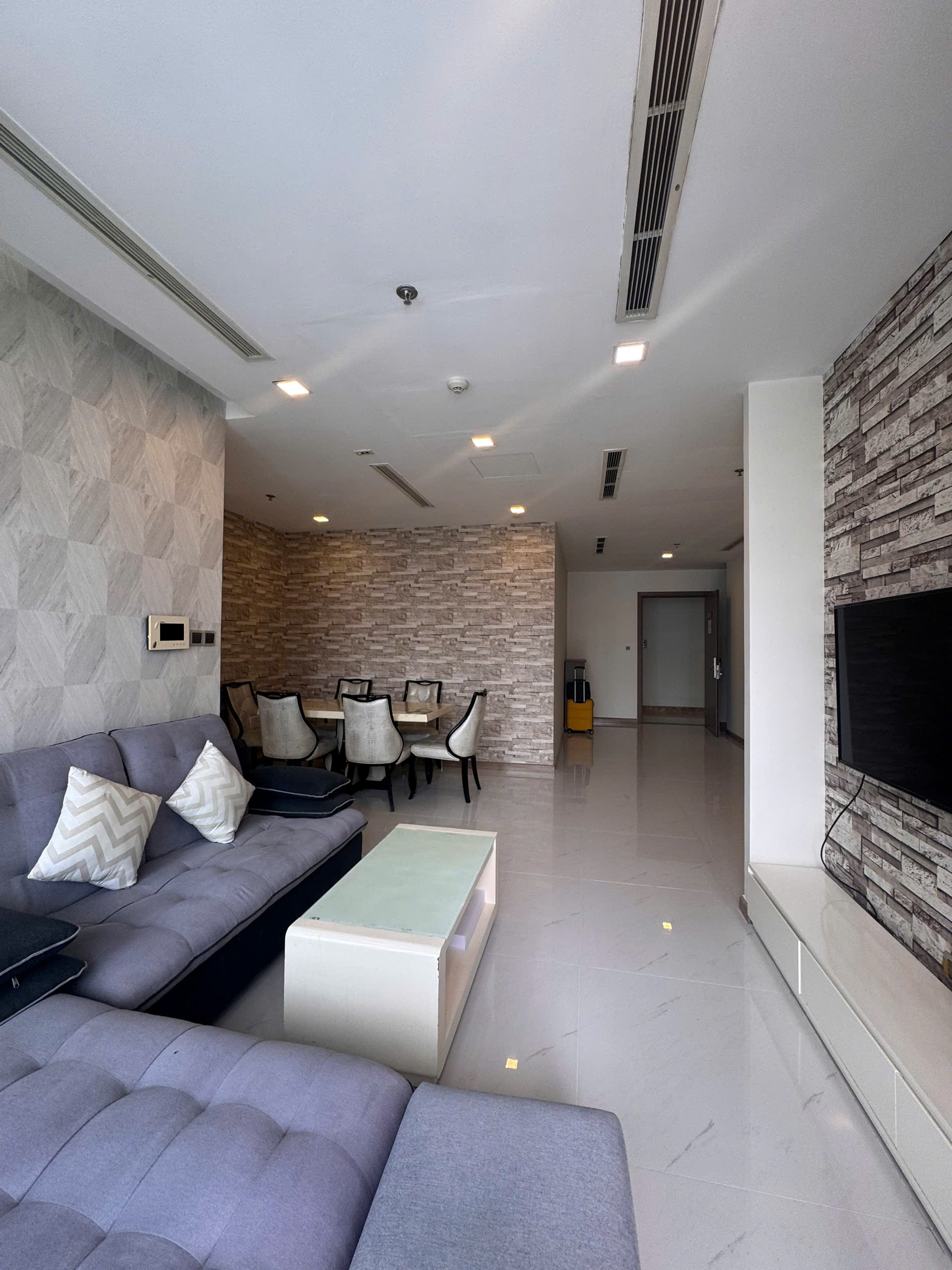 CHO THUÊ CĂN HỘ 3PN – P2 VINHOMES CENTRAL PARK